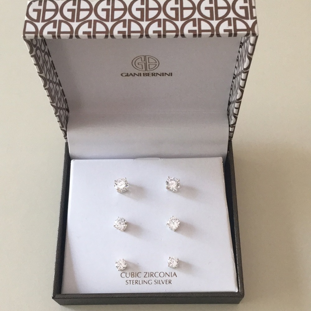 Gorgeous Cubic Zirconia Stud Earrings